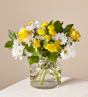 The FTD� Sunny Sentiments� Bouquet